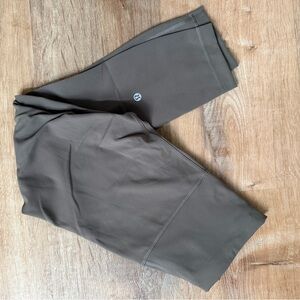 Lululemon Wunder Train size 6